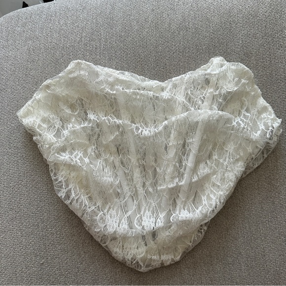 White lace corset crop top - Picture 1 of 5